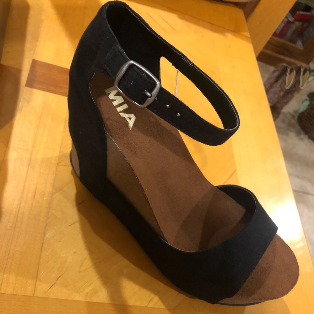 MIA wedges - Picture 2 of 5